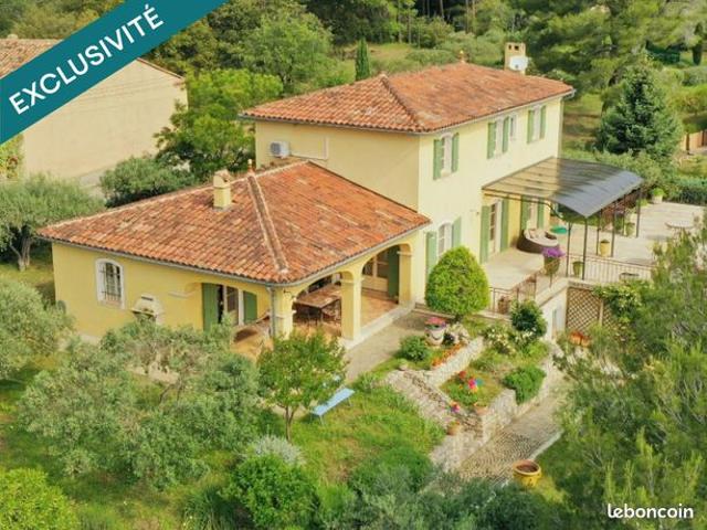Maison 6 pièces 233 m²