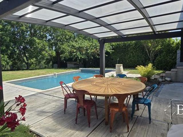 Maison 6 pièces 233 m²