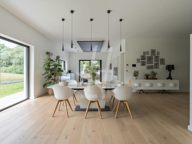 Maison 6 pièces 233 m²