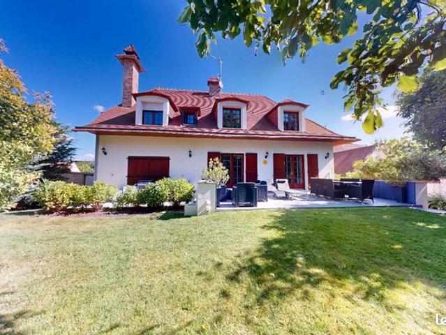 Maison 6 pièces 233 m²