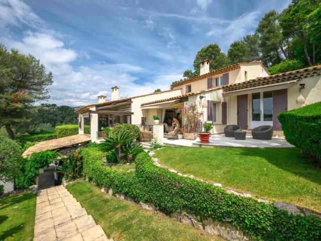 Maison 6 pièces 233 m²