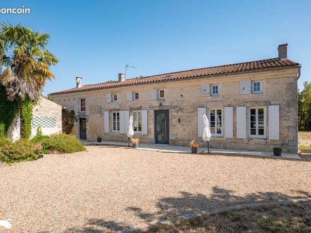 Maison 6 pièces 233 m²
