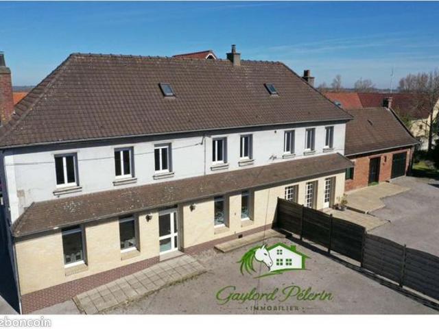 Maison 6 pièces 233 m²