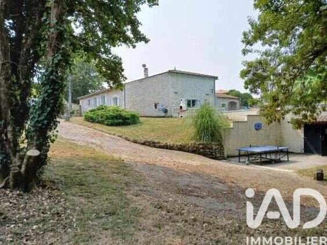 Maison 6 pièces 233 m²
