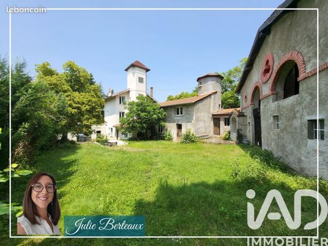 Maison 6 pièces 244 m²
