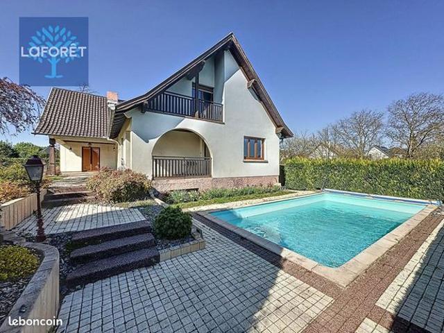 Maison 6 pièces 244 m²