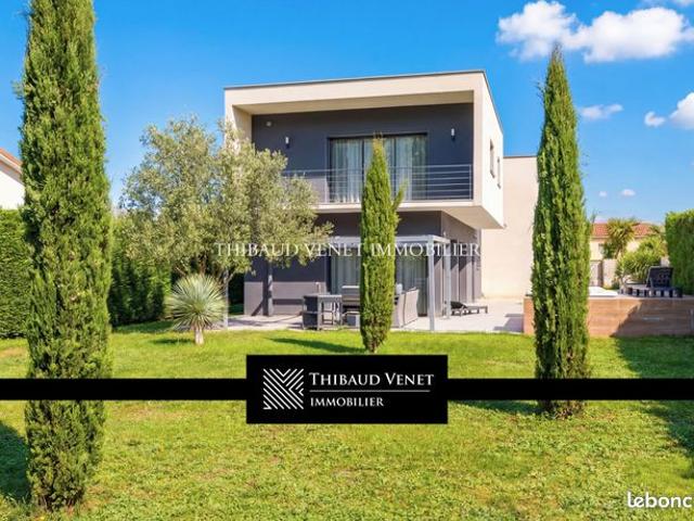 Maison 6 pièces 244 m²