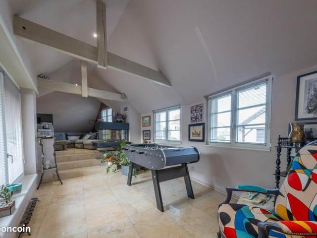 Maison 6 pièces 244 m²