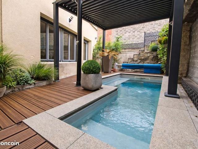 Maison 6 pièces 245 m²