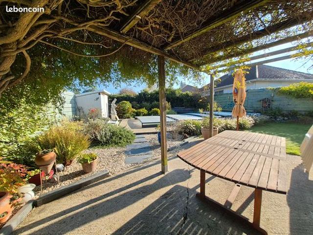 Maison 6 pièces 245 m²