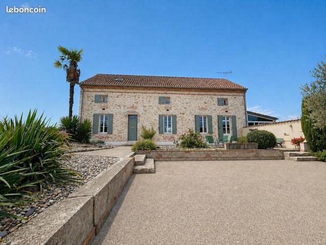 Maison 6 pièces 245 m²