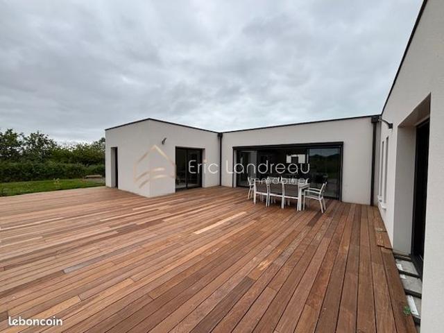 Maison 6 pièces 245 m²