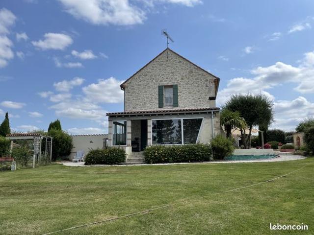 Maison 6 pièces 245 m²