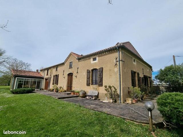 Maison 6 pièces 245 m²