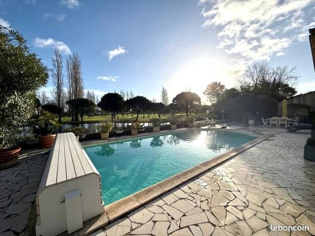 Maison 6 pièces 245 m²