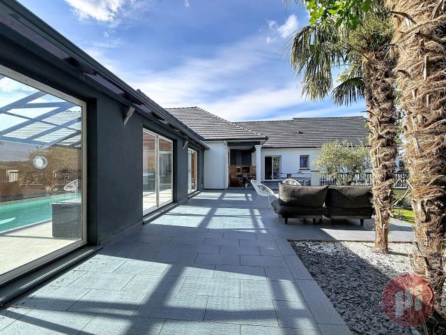 Maison 6 pièces 245 m²