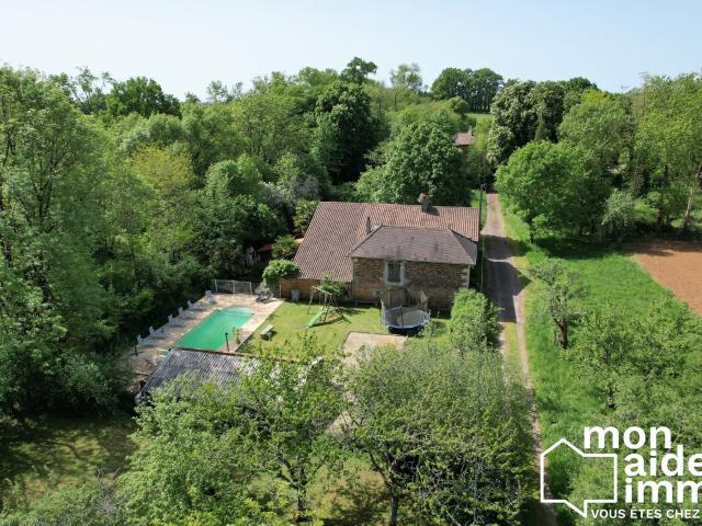 Maison 6 pièces 245 m²
