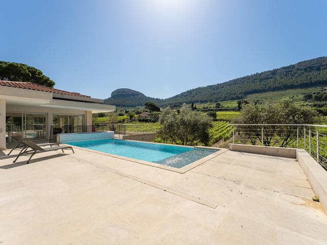Maison 6 pièces 245 m²