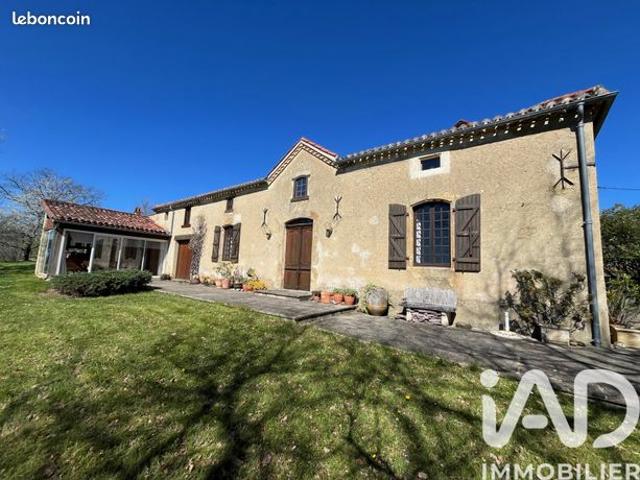 Maison 6 pièces 245 m²