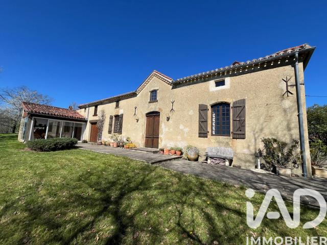 Maison 6 pièces 245 m²
