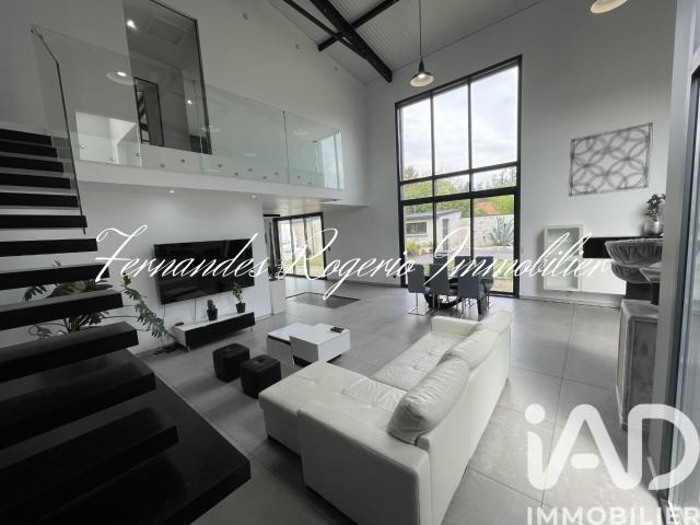 Maison 6 pièces 246 m²