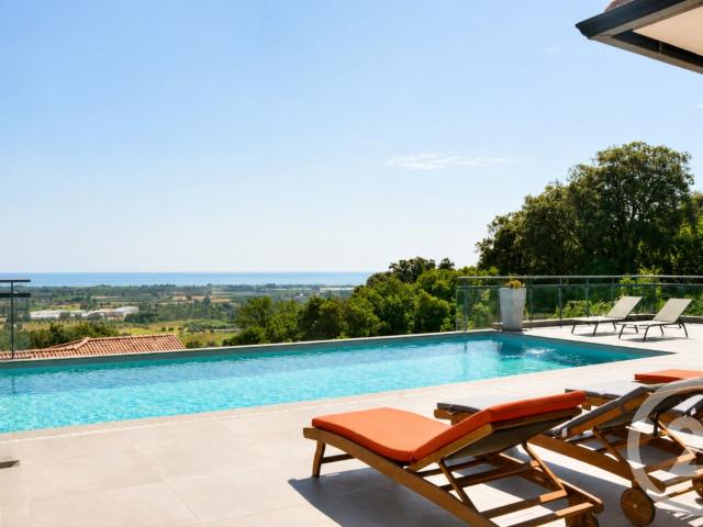 Maison 6 pièces 246 m²