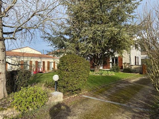 Maison 6 pièces 246 m²