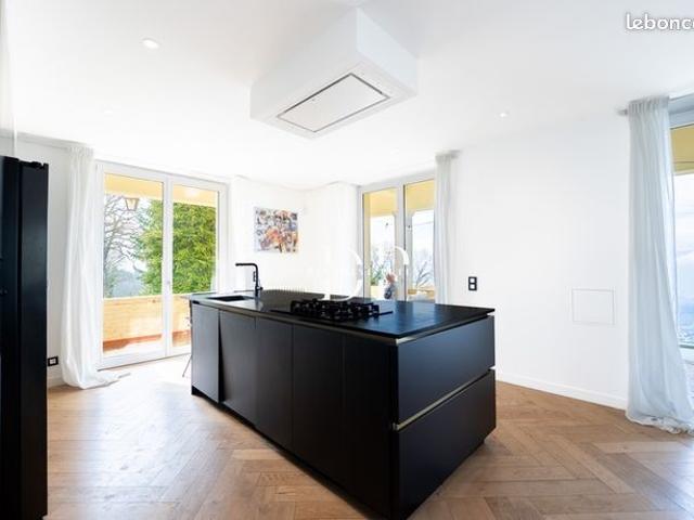 Maison 6 pièces 246 m²