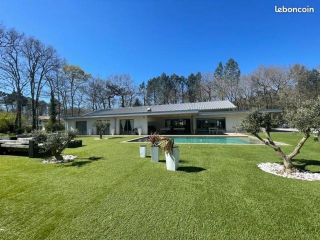 Maison 6 pièces 246 m²
