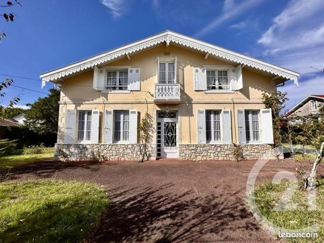 Maison 6 pièces 246 m²