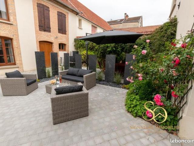 Maison 6 pièces 246 m²