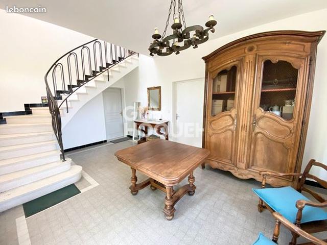 Maison 6 pièces 247 m²