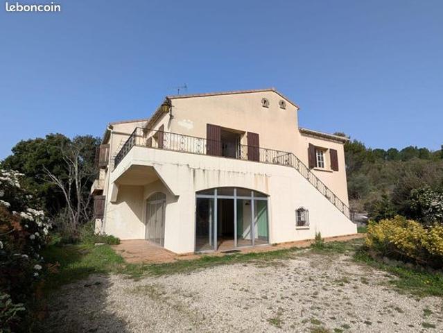 Maison 6 pièces 248 m²