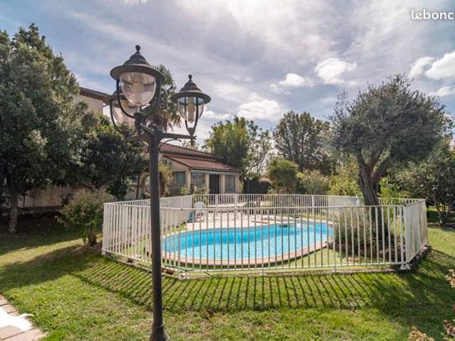 Maison 6 pièces 248 m²