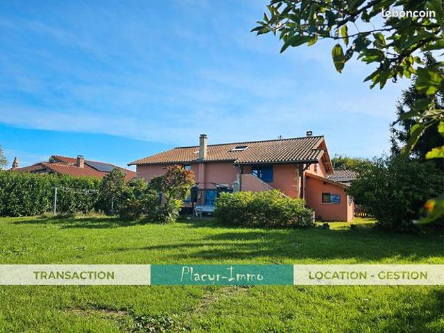 Maison 6 pièces 248 m²