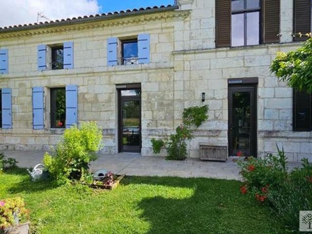 Maison 6 pièces 248 m²