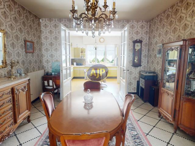 Maison 6 pièces 248 m²