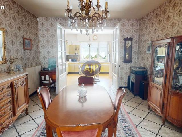 Maison 6 pièces 248 m²