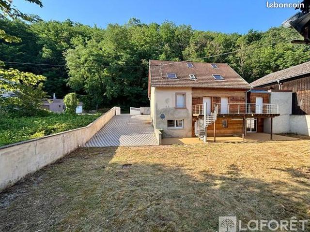 Maison 6 pièces 249 m²