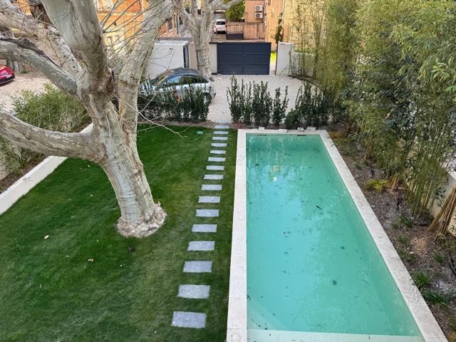 Maison 6 pièces 240 m²