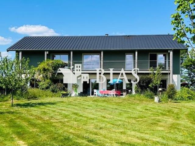 Maison 6 pièces 240 m²