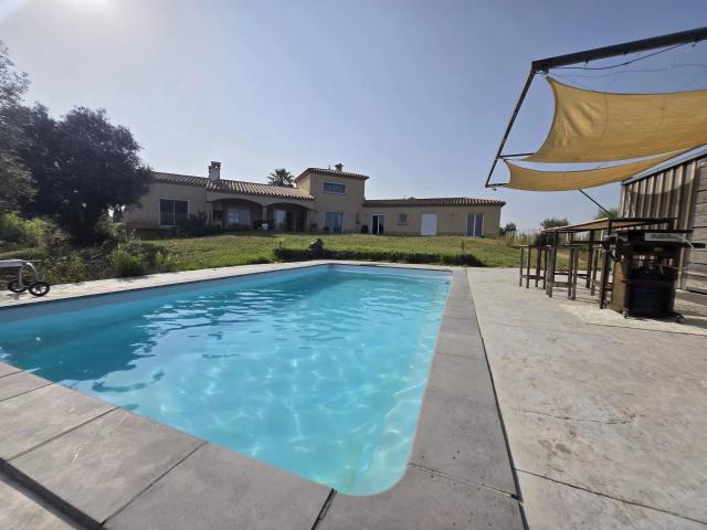 Maison 6 pièces 240 m²
