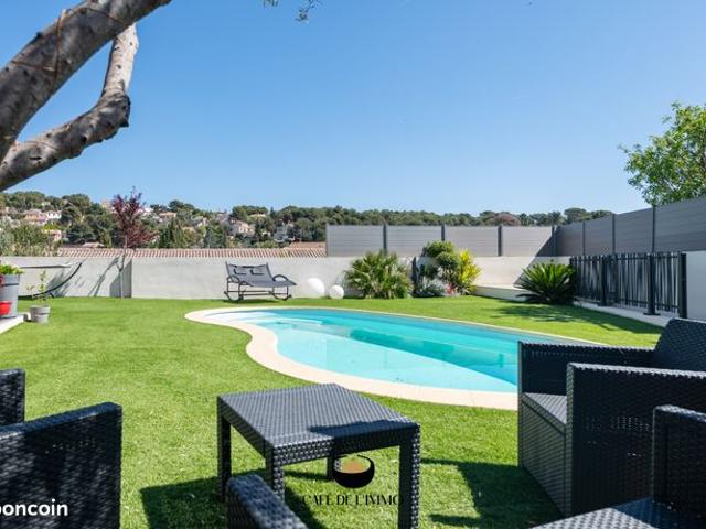 Maison 6 pièces 240 m²