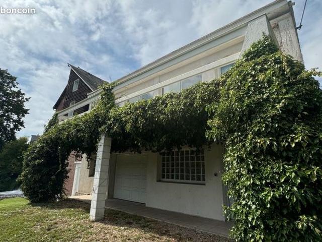 Maison 6 pièces 240 m²