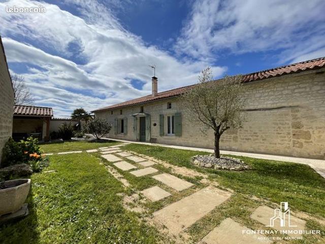 Maison 6 pièces 240 m²