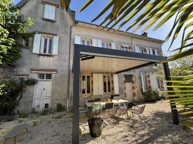 Maison 6 pièces 240 m²