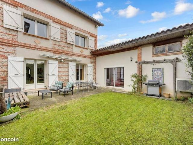 Maison 6 pièces 240 m²