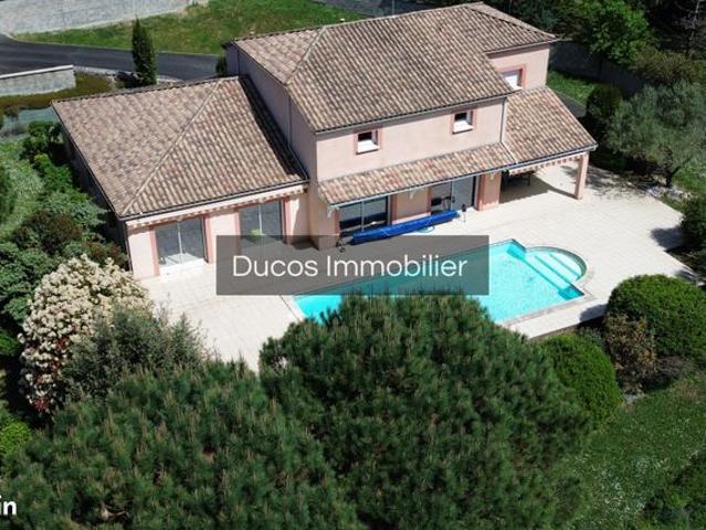 Maison 6 pièces 240 m²