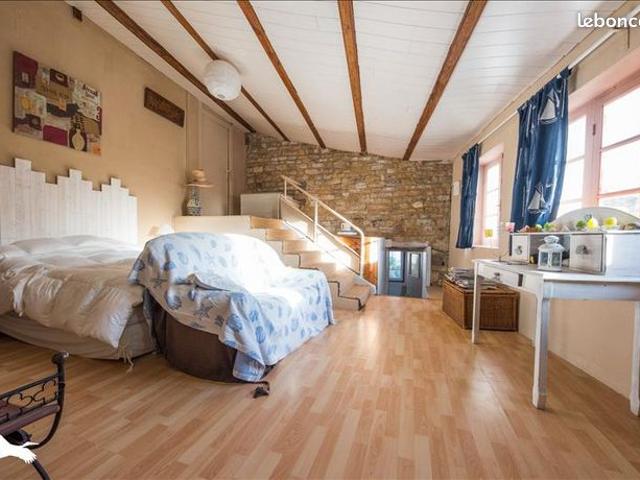 Maison 6 pièces 240 m²