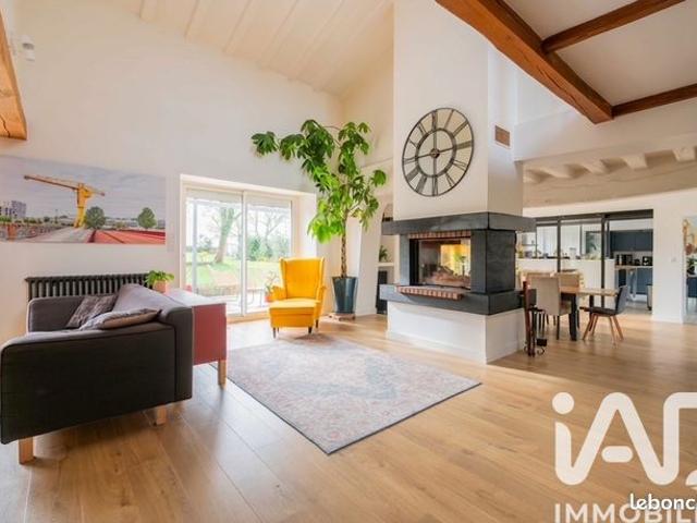 Maison 6 pièces 240 m²